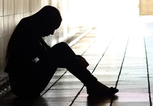 Грустное соревнование: кто сильнее загоняет детей в депрессию — болезни, бедность или проблемы в семье?