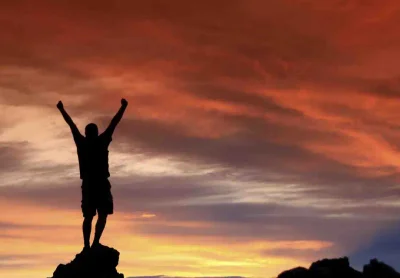 Обретение счастья на перепутье: как вера, сомнение и традиция переплетаются в человеческой душе