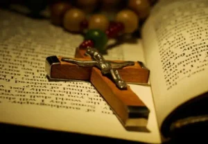 Когда небеса молчат: зачем человеку вера, если мир рушится?