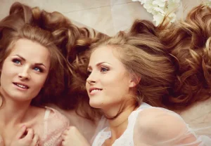 Когда мама становится дочерью: новая близость и большая тайна семейных связей