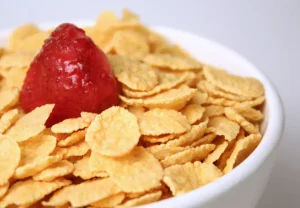 Пять притяжений зеркала: как мы читаем ложные знаки в сердечных играх мужчин