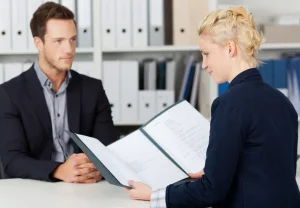 Почему одни находят работу даже в шторм: скрытый механизм персонального «капитала»