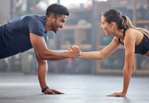 Скрытые трещины любви: к чему приводит собственничество в отношениях (и как не стать его пленником)