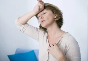 Менопауза без страха: путь зрелого цветения и как поддержать себя, когда привычный мир меняется