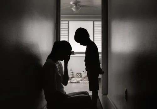 Когда мать есть, но её нет: тайны "живой пустоты" и их отзвук в жизни ребёнка