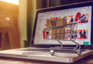 Тень за витриной: зачем мы покупаем то, что нам не нужно — и почему маркетплейсы умеют читать наши желания