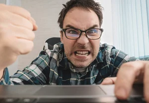 Политика онлайн: когда психопаты жмут лайки, а умные — пролистывают