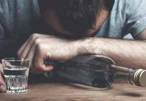 Алкоголизм и интеллект: почему школьные двойки могут быть опаснее, чем кажется