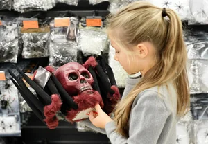 Почему дети обожают бояться: игра в страх как новый спорт