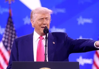 Смех на вынос: Как Трамп и Окасио-Кортес превращают юмор в политическое оружие