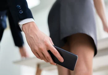 Апофеоз подглядывания: почему чужие нижние бельишки и психопаты — лучшие друзья