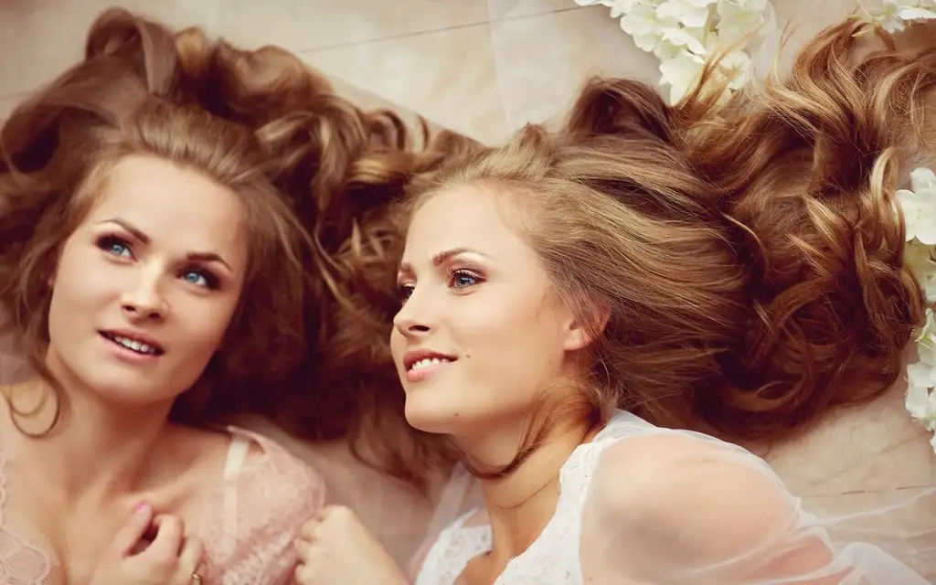 Когда мама становится дочерью: новая близость и большая тайна семейных связей