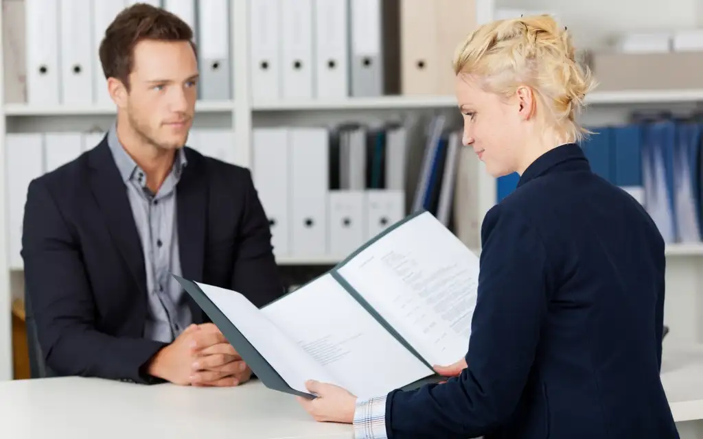 Почему одни находят работу даже в шторм: скрытый механизм персонального «капитала»