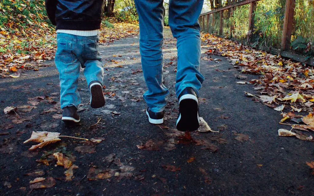 Почему мы романтизируем память об отцах: тайные механизмы любви и утраты