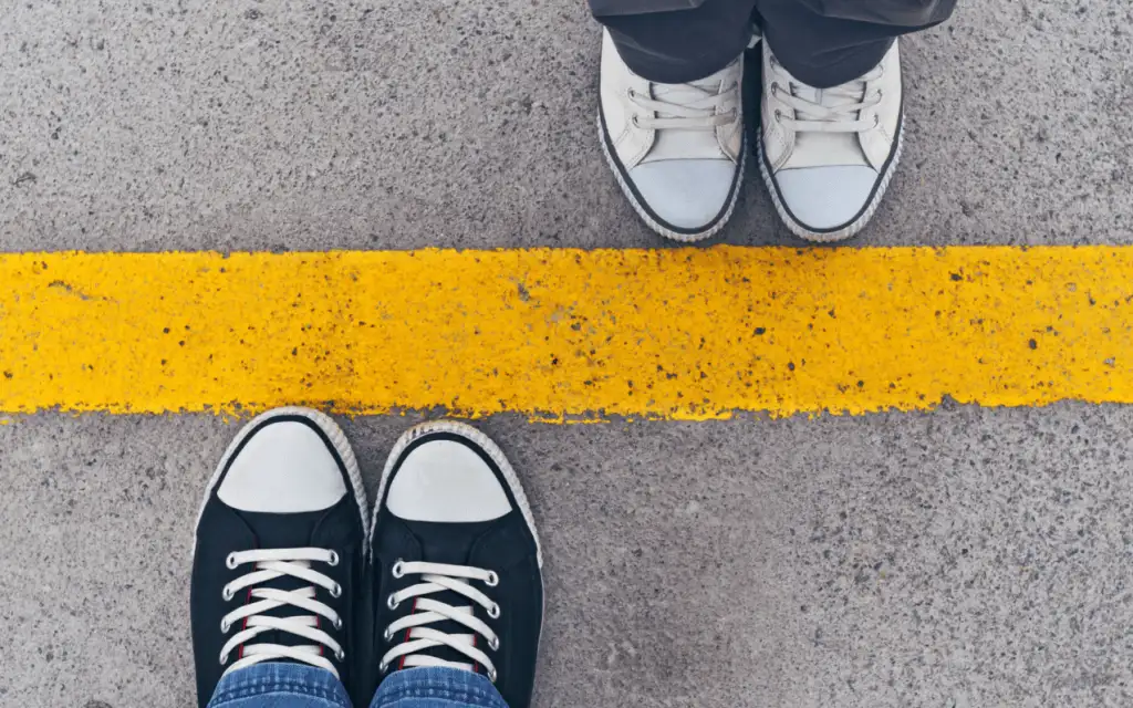 Сохранить любовь, не потеряв себя: Неочевидная правда о границах в отношениях