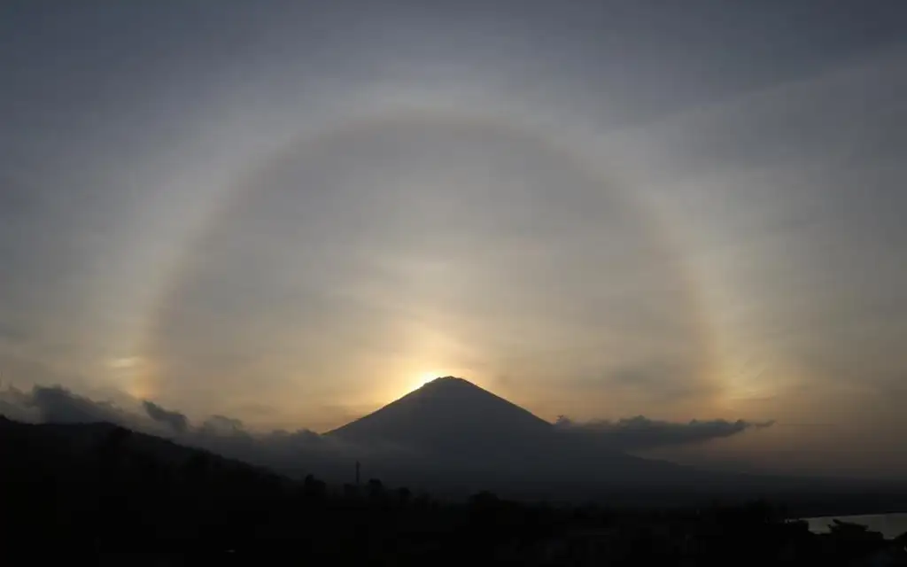 Почему любовь не делится по билетам: тайная математика родительского сердца