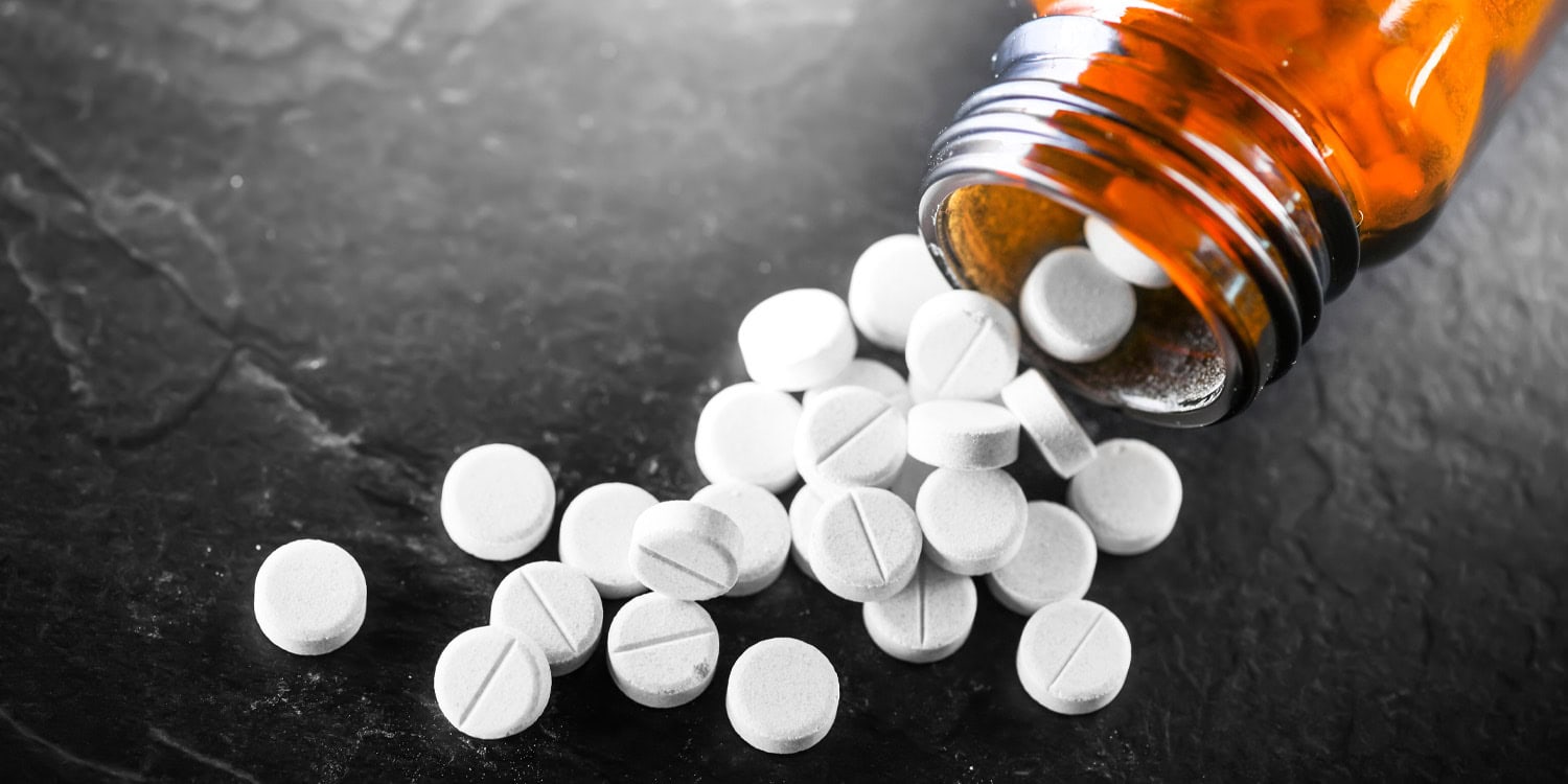 Когда таблетки гонят чертей: как популярное обезболивающее пришлось кстати для врачебных басен